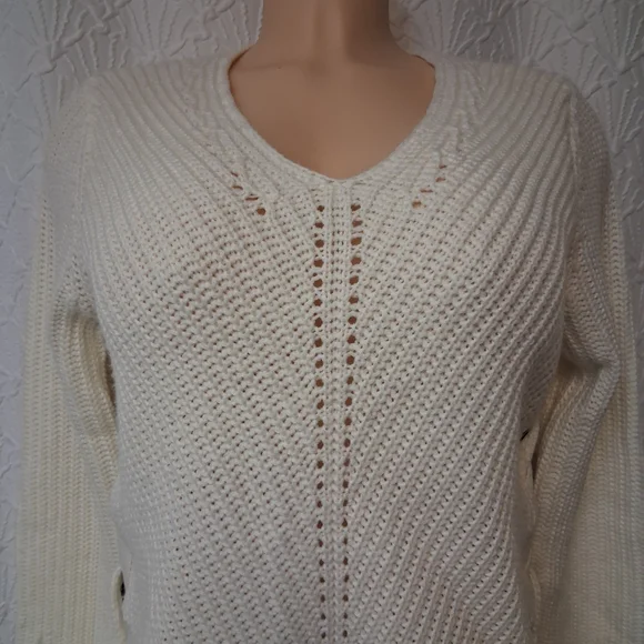 John + Jenn Cream V-Neck Sweaterwomen Size M - Picture 11 of 16